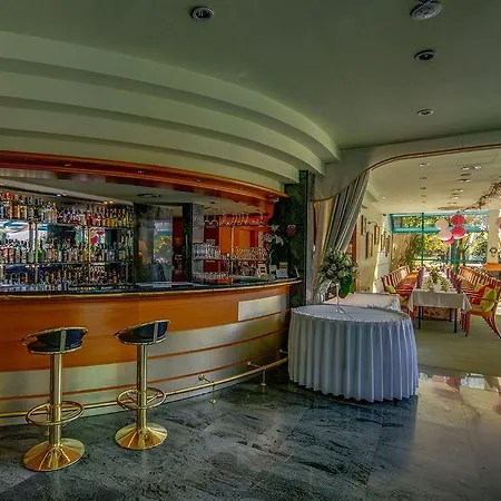 Hotel Green Hotel 3*