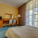 Green Hotel Hotel 3*