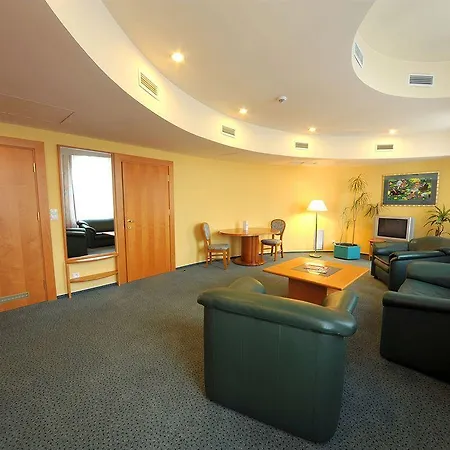 Green Hotel