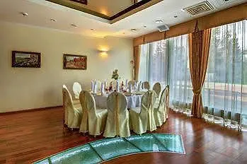 Green Hotel 3* 코모르니키