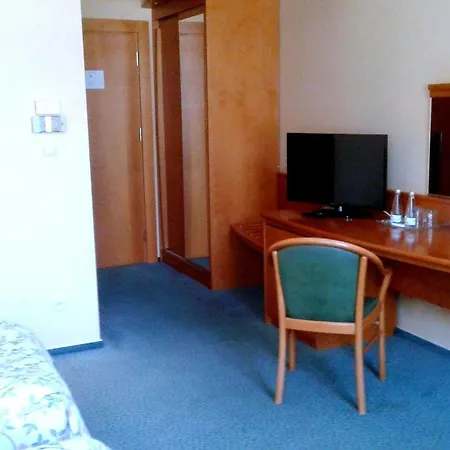 Green Hotel Hotell Komorniki (Poznan)