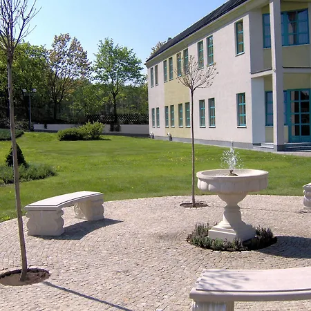 Green Hotel