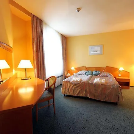 Green Hotel Hotel